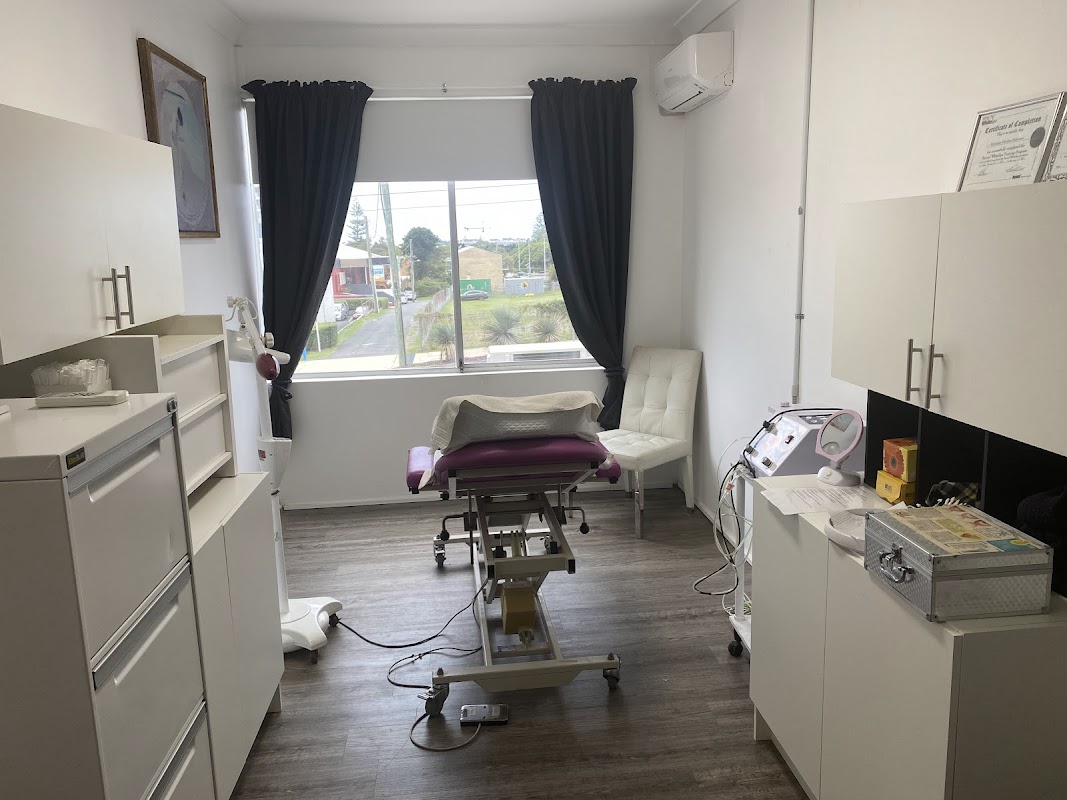 Absolutely Fabulous Makeovers Clinic — laser tattoo removal clinic in Southport