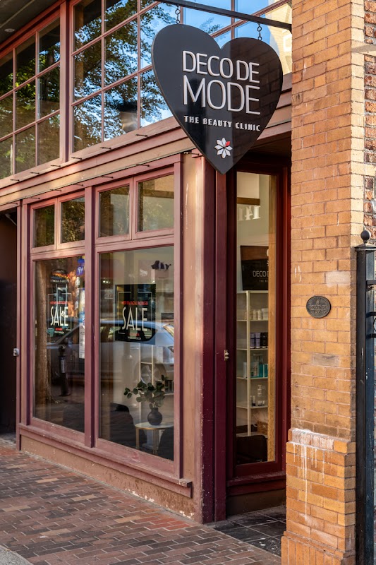 Decodemode Medi Spa and Nail Salon β laser tattoo removal clinic in Victoria