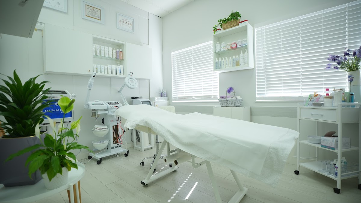 Pensee Aesthetic Clinic — laser tattoo removal clinic in Port Coquitlam