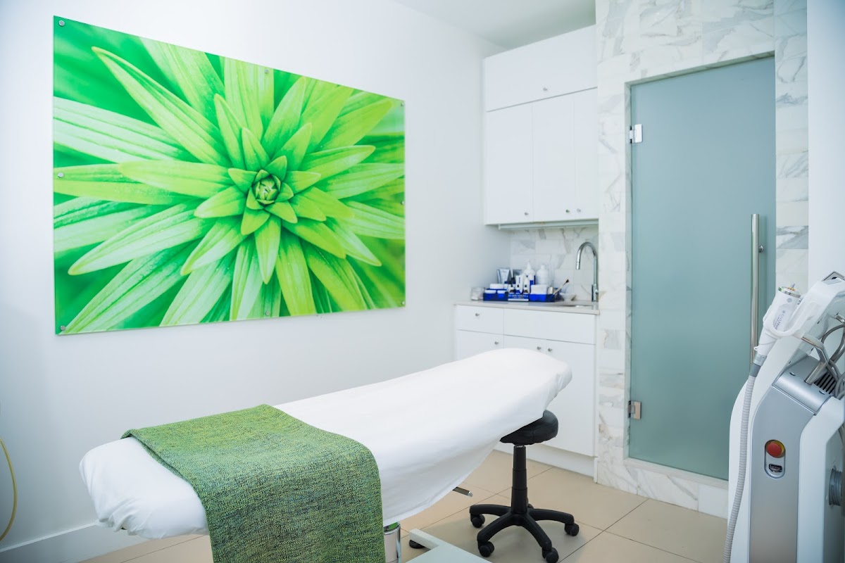 CüR Laser & Skin | West Broadway — laser tattoo removal clinic in Vancouver