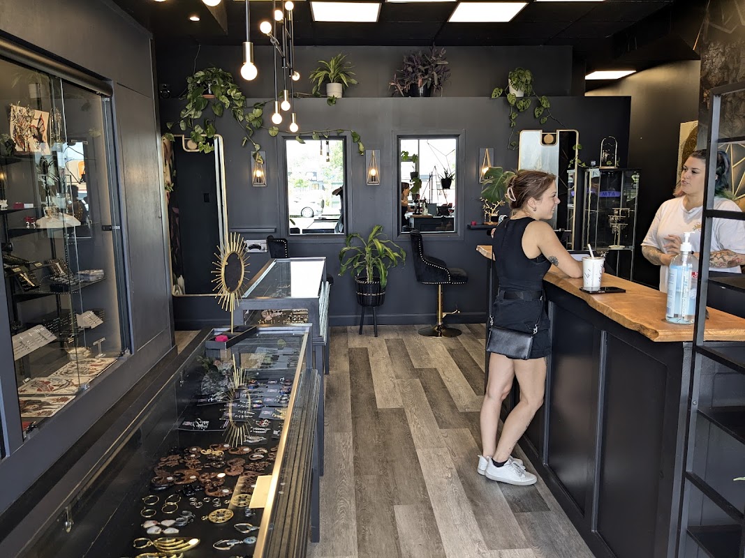 Rubis salon d'art corporel — laser tattoo removal clinic in Longueuil