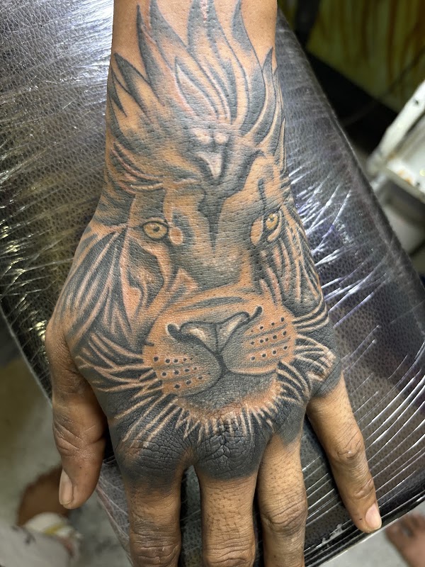 Girl tattoo artist by Guwahati — laser tattoo removal clinic in Guwahati