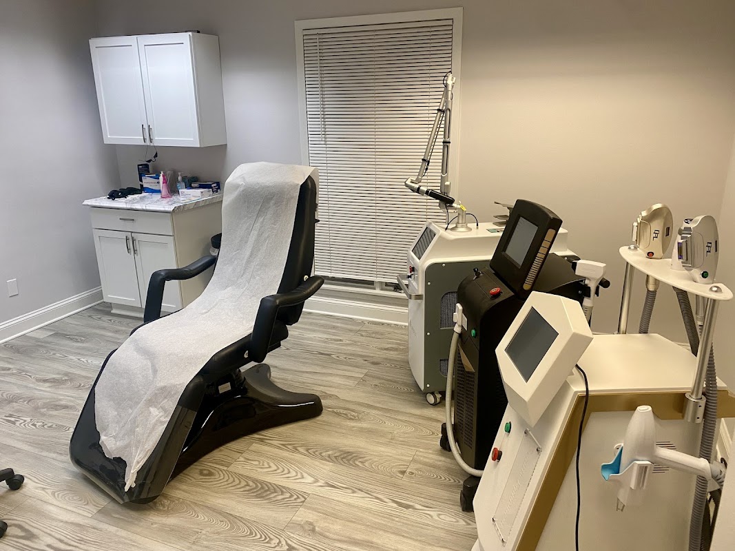 Cosmetico MedSpa β laser tattoo removal clinic in Highland