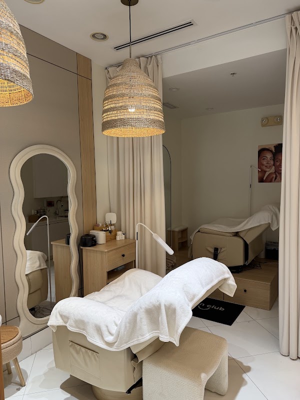 Skin Club Miami•Facials Endospheres RF Microneedling Permanent make up Hydrafacial Tattoo Removal — laser tattoo removal clinic in Miami
