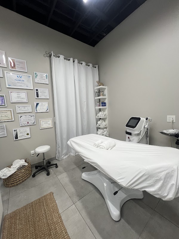 Rema's beauty bar — laser tattoo removal clinic in Scottsdale